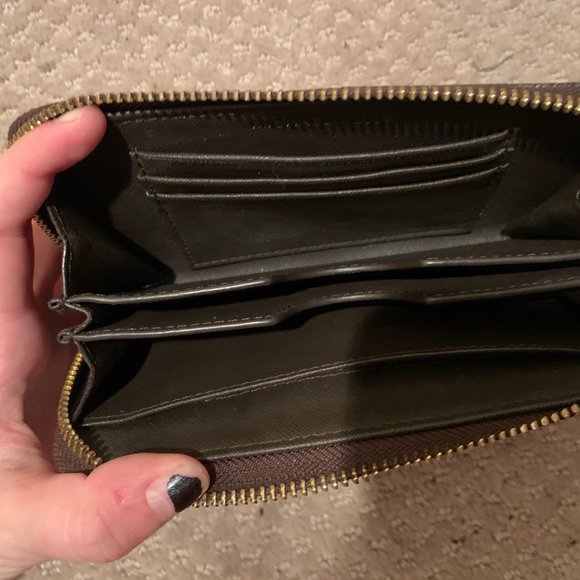 Michael Kors brown & gold monogram wallet - Picture 2 of 4